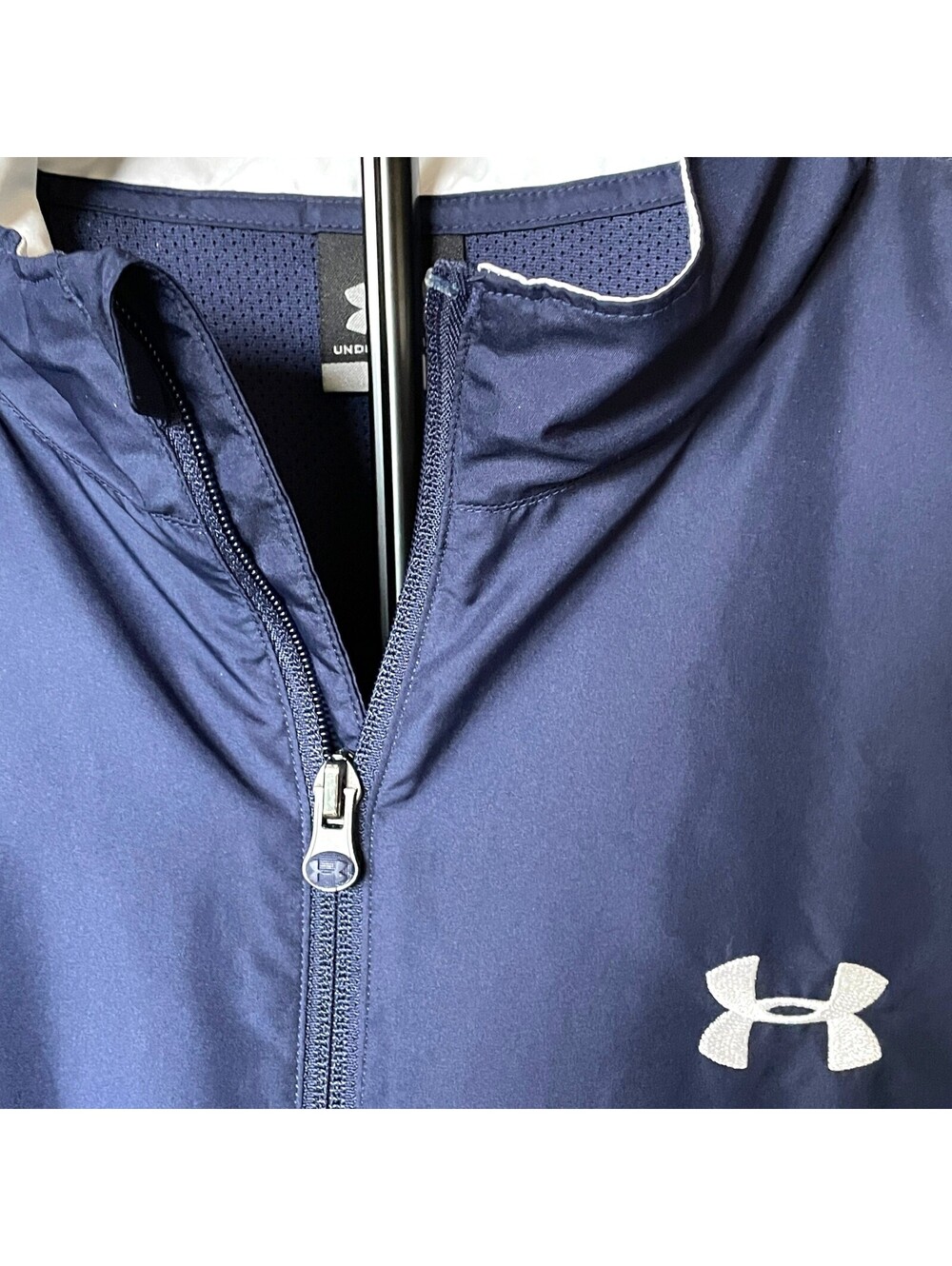 Under Armour Men's XL Navy & White L/S Jacket Windbreaker